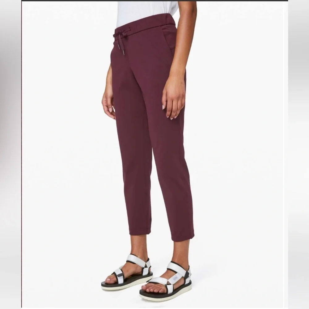 Lululemon On the Fly 7/8 Pants Dark Adobe Maroon Size 4 EUC